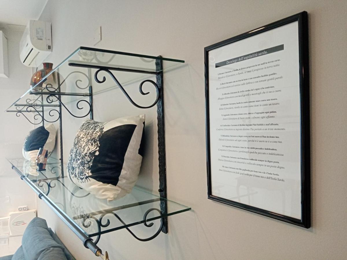 Einaudi 56 Guest House Cagliari Extérieur photo