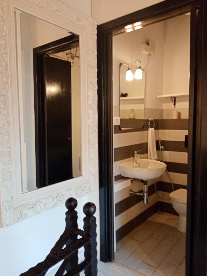 Einaudi 56 Guest House Cagliari Extérieur photo