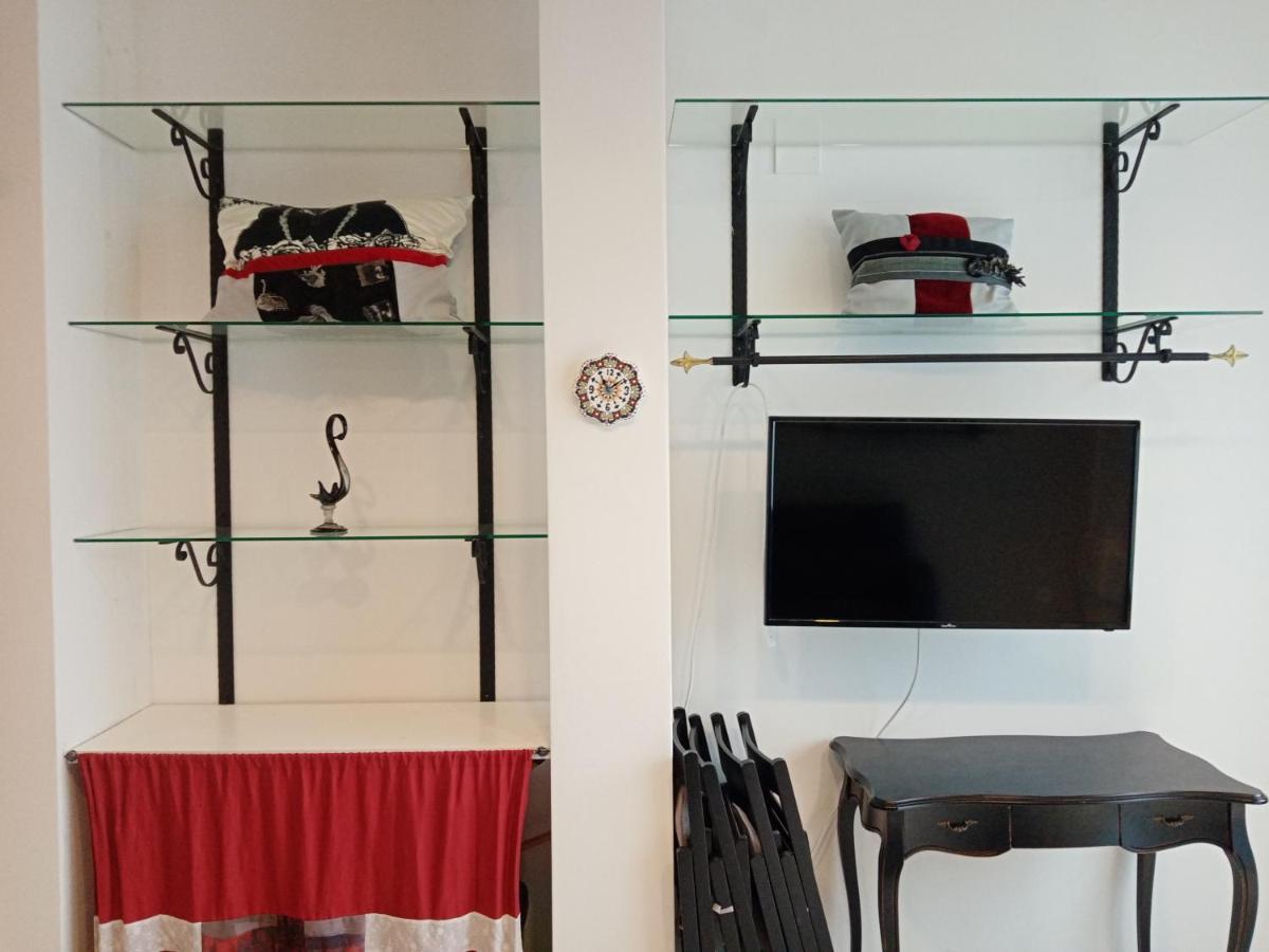 Einaudi 56 Guest House Cagliari Extérieur photo