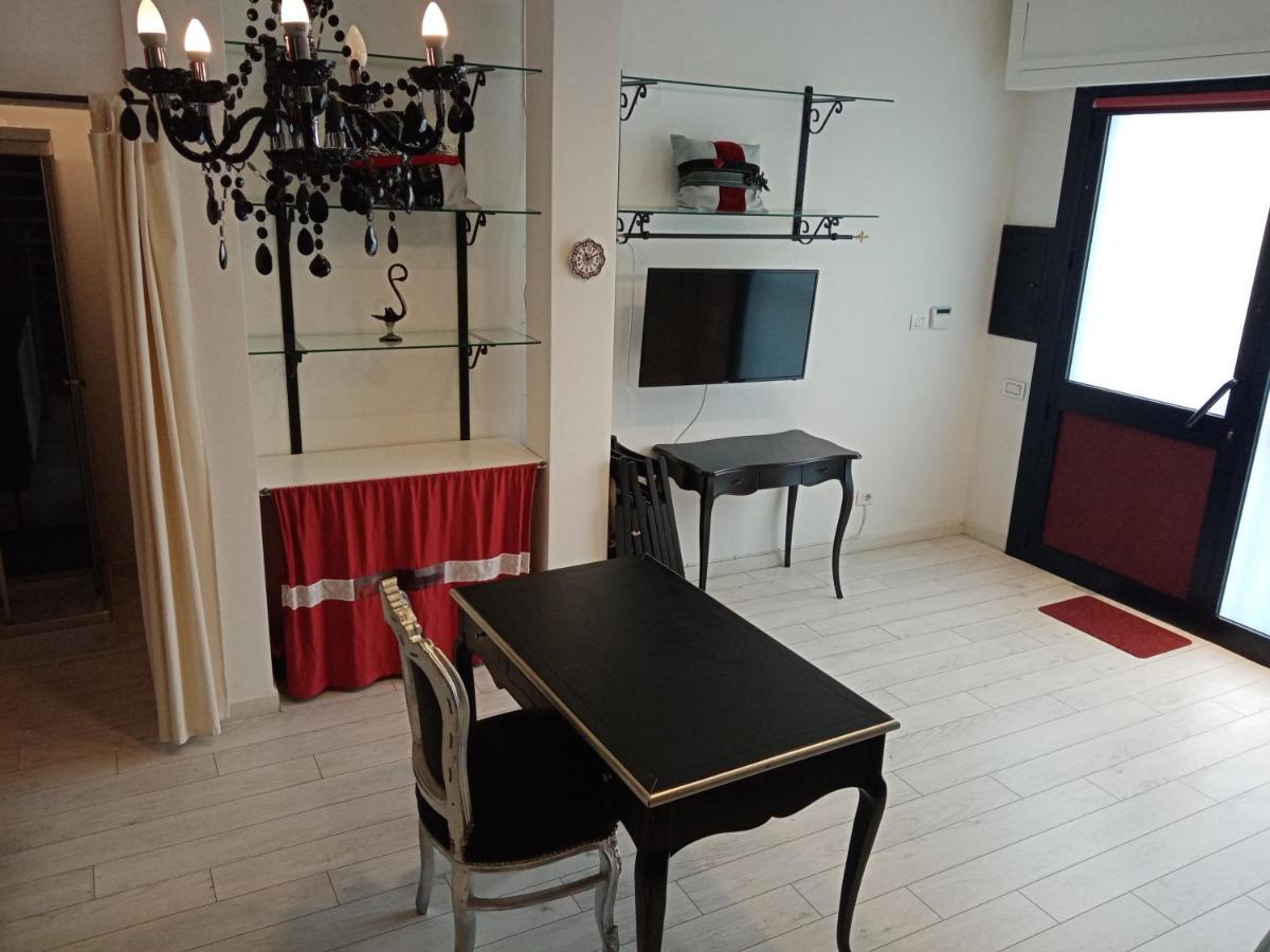 Einaudi 56 Guest House Cagliari Extérieur photo