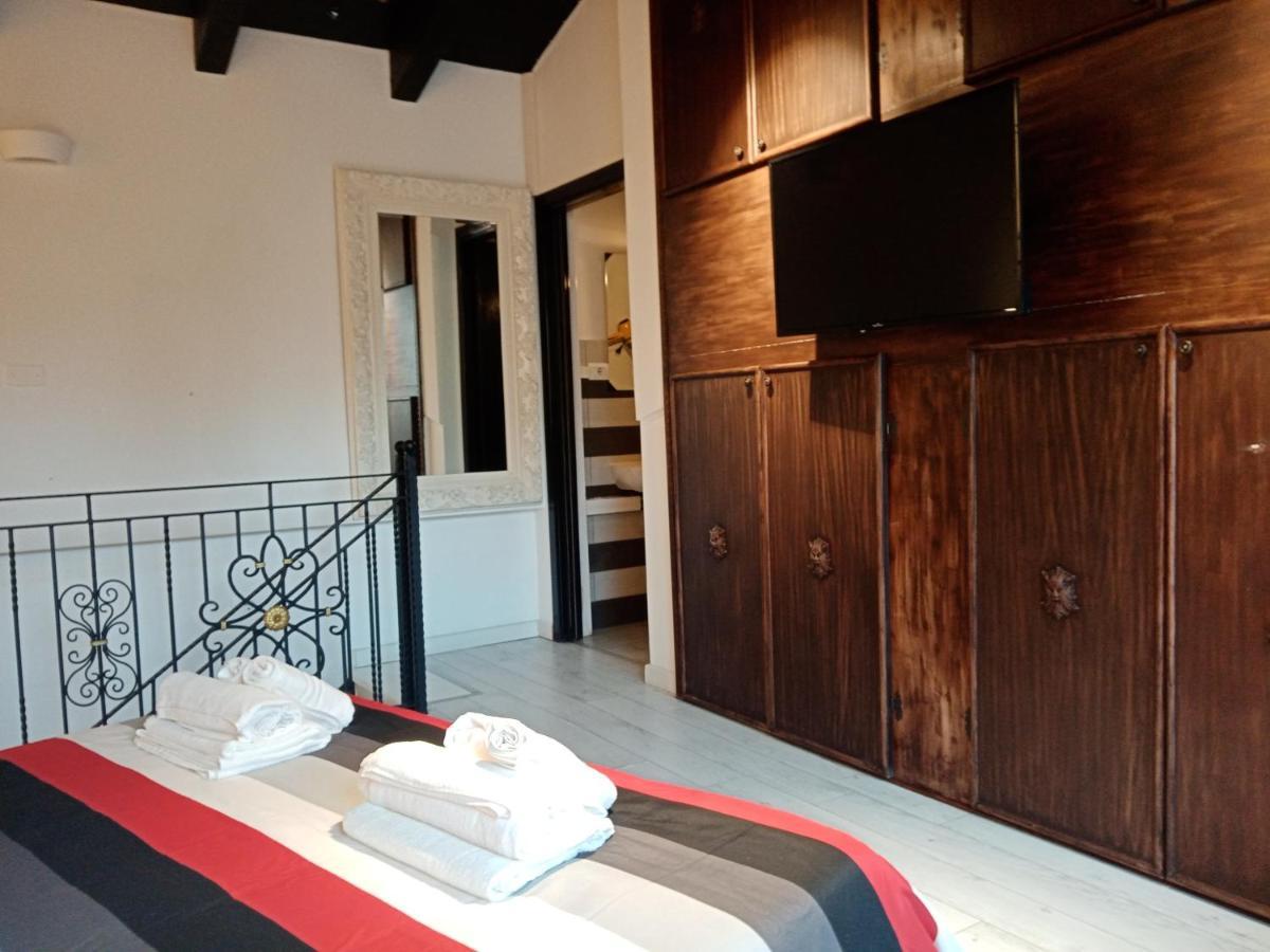 Einaudi 56 Guest House Cagliari Extérieur photo